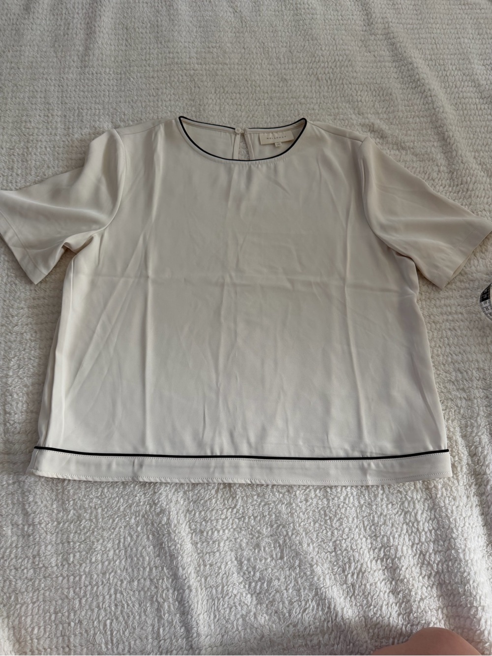 MELLODAY Cream Short-Sleeve Top with Black Trim